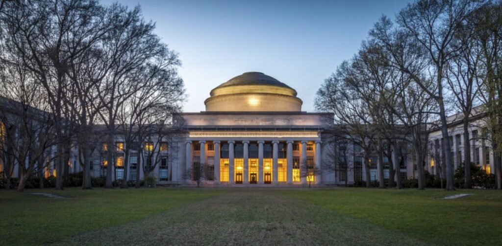 Massachusetts Institute of Technology (MIT), Top 5 World-Class Online Universities for 2024